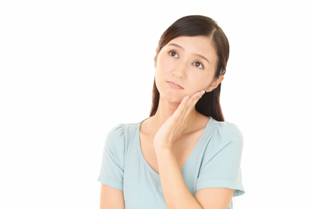 疑問顔の女性