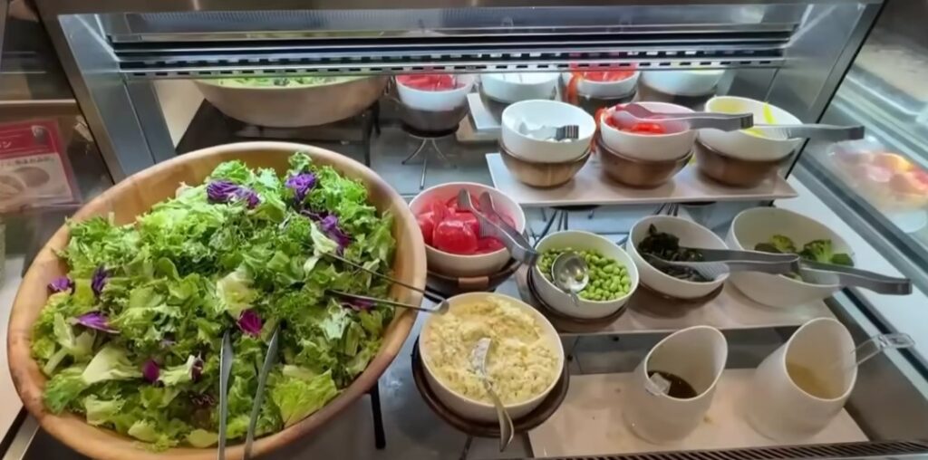 ケンタッキー食べ放題のサラダメニュー画像